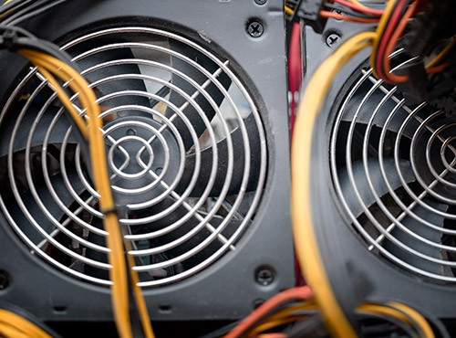 Les ventilateurs à l’origine des bruits d’un PC Les ventilateurs sur les ordinateurs ou les PC sont souvent à l’origine de nuisances sonores. L’isolation acoustique assure plus de calme.