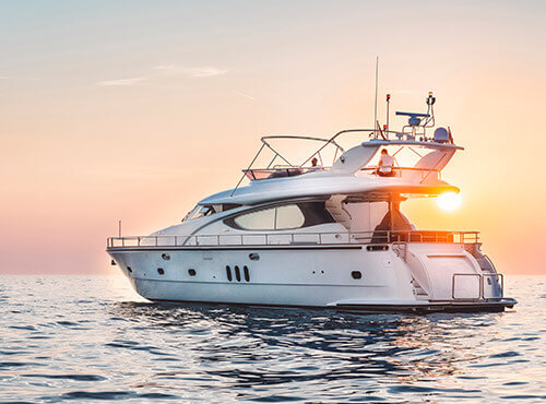 Isolation acoustique pour bateaux et yachts Un bateau est immobile dans l’eau: dans la construction navale, l’insonorisation est importante pour éviter le bruit sur le bateau ou le yacht.