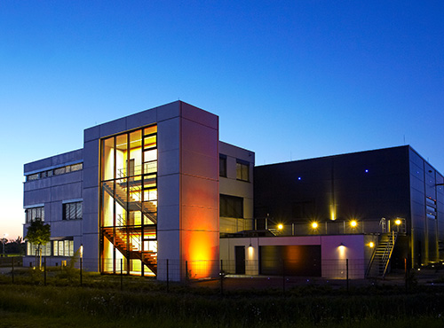 Le bâtiment de la société aixFOAM abrite la production d’absorbeurs de bruit hautement efficaces.