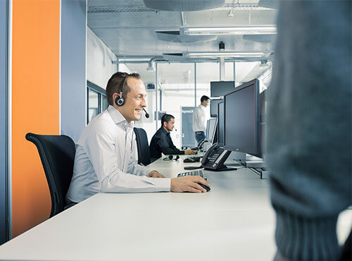 Des experts en insonorisation pour vous conseiller Les planificateurs spécialisés d’aixFOAM vous aident par téléphone à trouver l’isolation acoustique optimale pour votre hall industriel ou votre atelier.