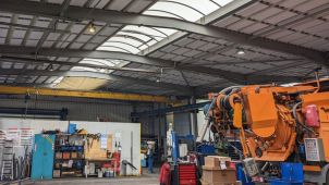 Images d'application Absorbants dans le hall industriel