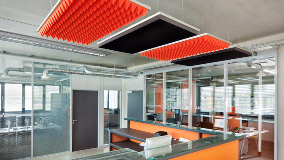 Sound absorbers GIZA and FELT as sound insulation in the office.