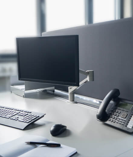 Séparateur de table pour plus de tranquillité au bureau