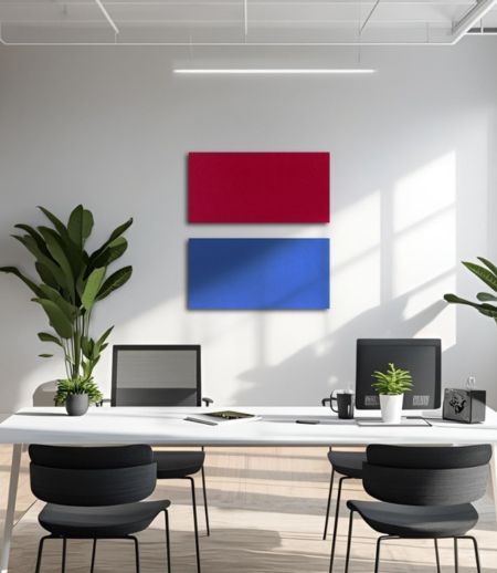 Absorbeurs acoustiques FELT en rouge design et bleu roi pour la protection acoustique au bureau