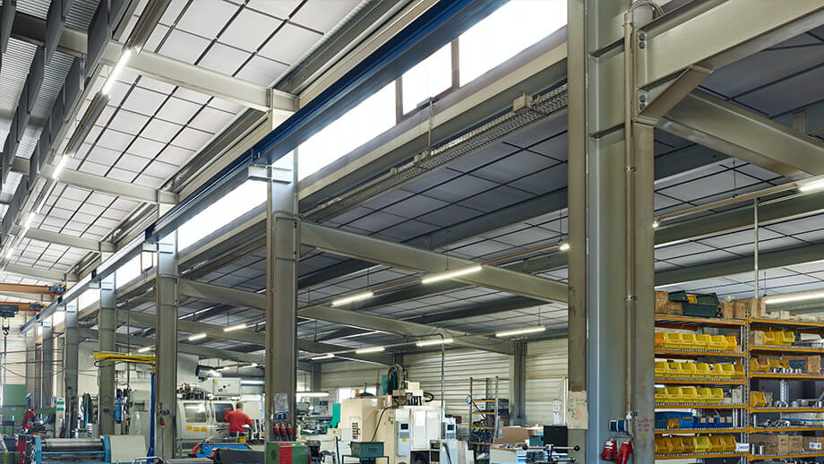 Insonorisation d'un hall industriel avec les panneaux insonorisants FLEX Industry