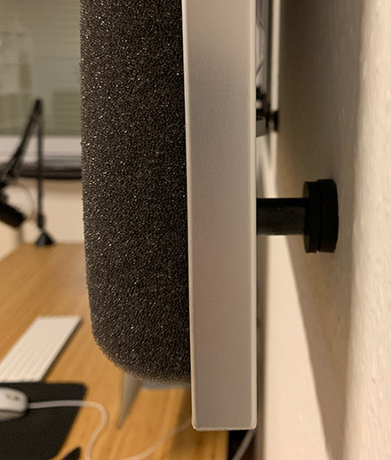 Absorbeur SMOOD dans une cassette d'assemblage (upFRAME) avec des chevilles anti-vibrations (GoodVibes)