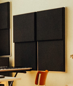 aixFOAM Absorbeur acoustique SMOOD dans des cassettes en aluminium (upFRAME) au mur